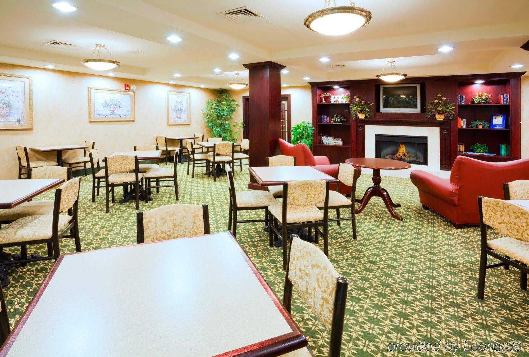 Holiday Inn Express Hotel & Suites - Concord By Ihg Каннаполис Экстерьер фото